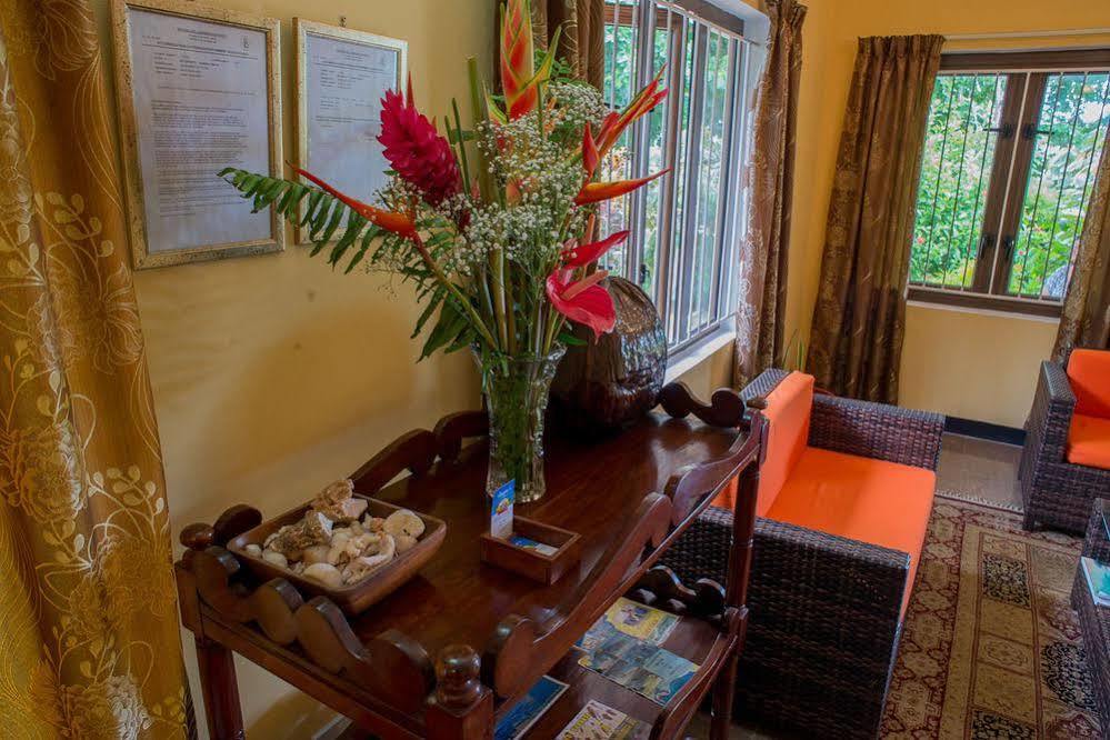 Georgina'S Cottage Beau Vallon  Exterior foto